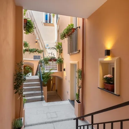 Dimora Borgo Antico Lucia * أسشيا
