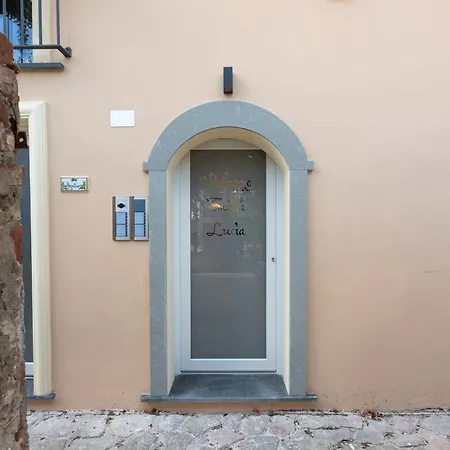 Dimora Borgo Antico Lucia アパート